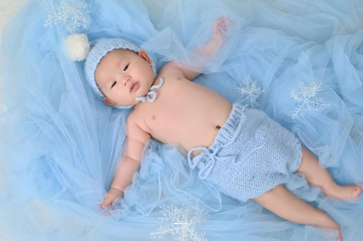 盘锦宝宝从床上掉下来